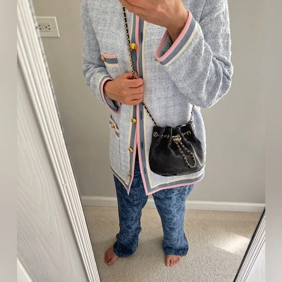 Chanel CC Chain Dweller Drawstring Bucket Bag Quilted Lambskin small Black - Picture 13 of 14